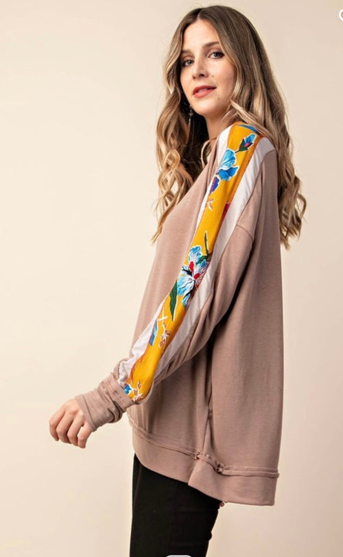 Pullover with printed floral sleeves