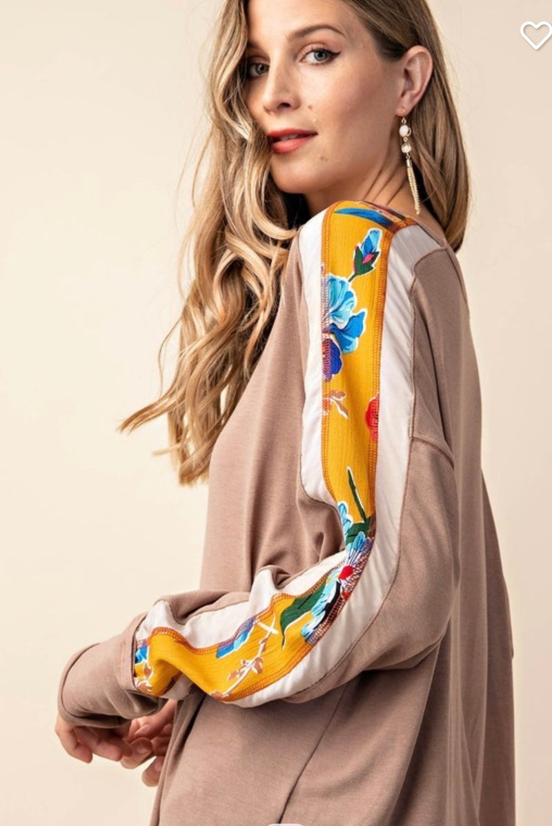 Pullover with printed floral sleeves