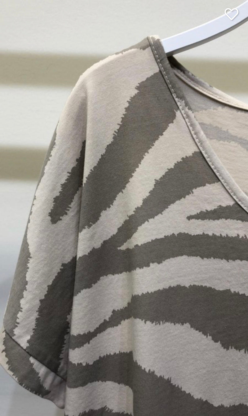 Zebra cuffed sleeve oversize top